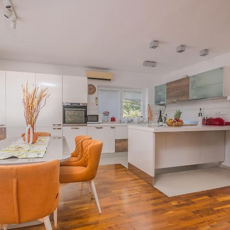 Apartments Stella & Luna Krk Town Εξωτερικό φωτογραφία